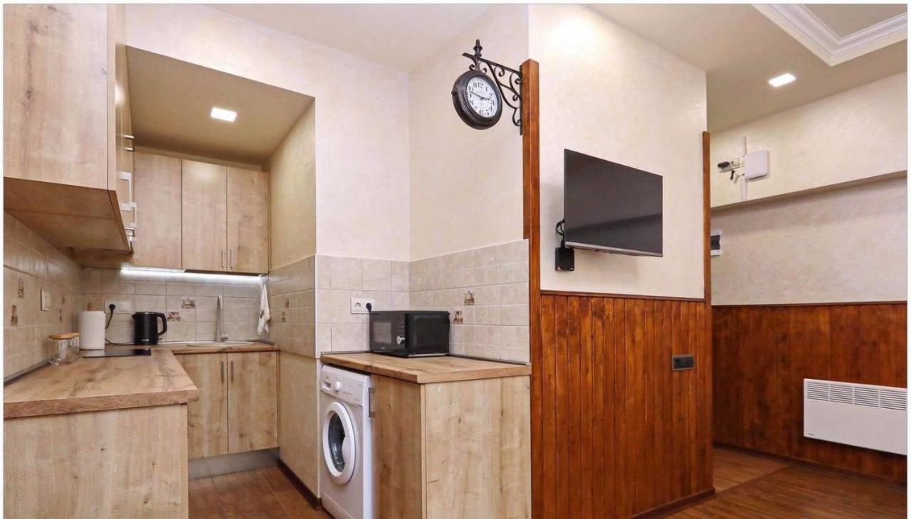 Family Mini-Hotel Martirosyan'S And Tours Jereván Kültér fotó