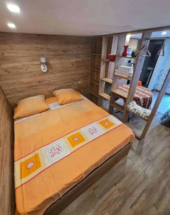 Family Mini-Hotel Martirosyan'S And Tours Jereván Kültér fotó
