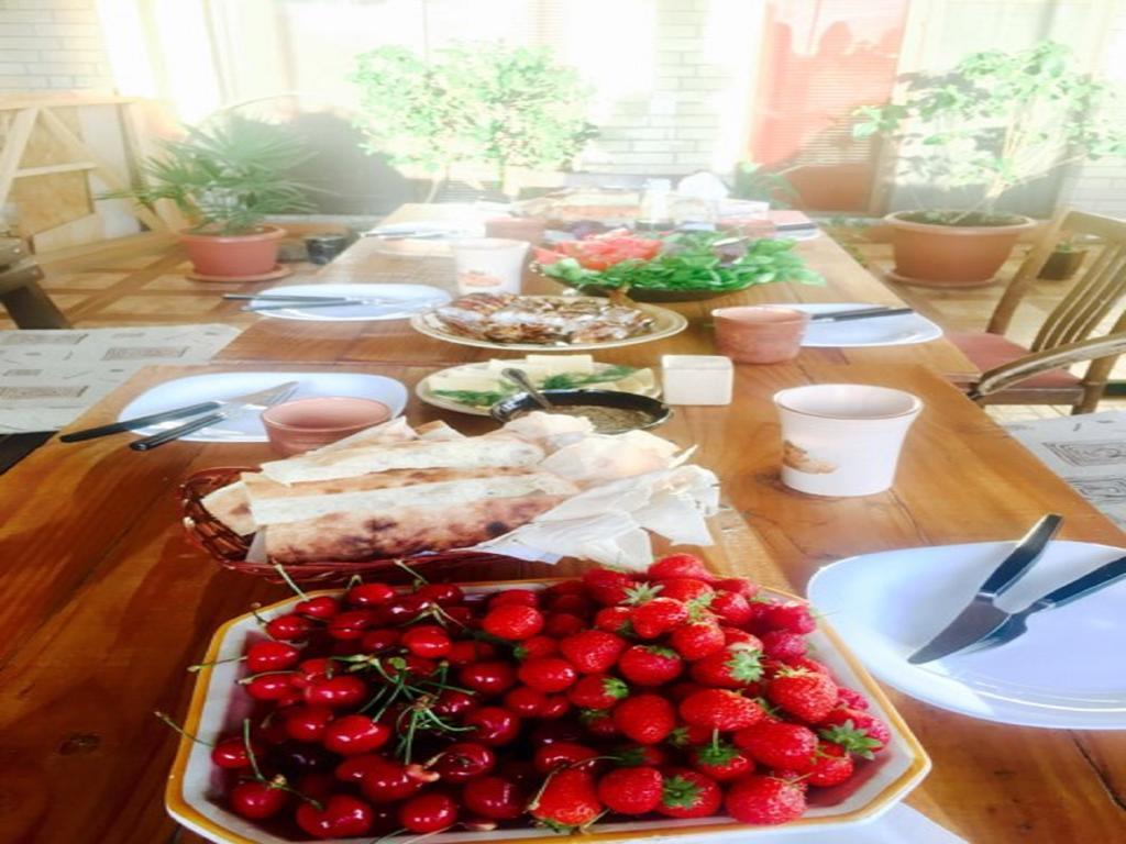 Family Mini-Hotel Martirosyan'S And Tours Jereván Kültér fotó