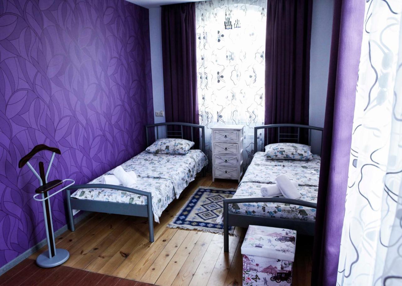 Family Mini-Hotel Martirosyan'S And Tours Jereván Kültér fotó