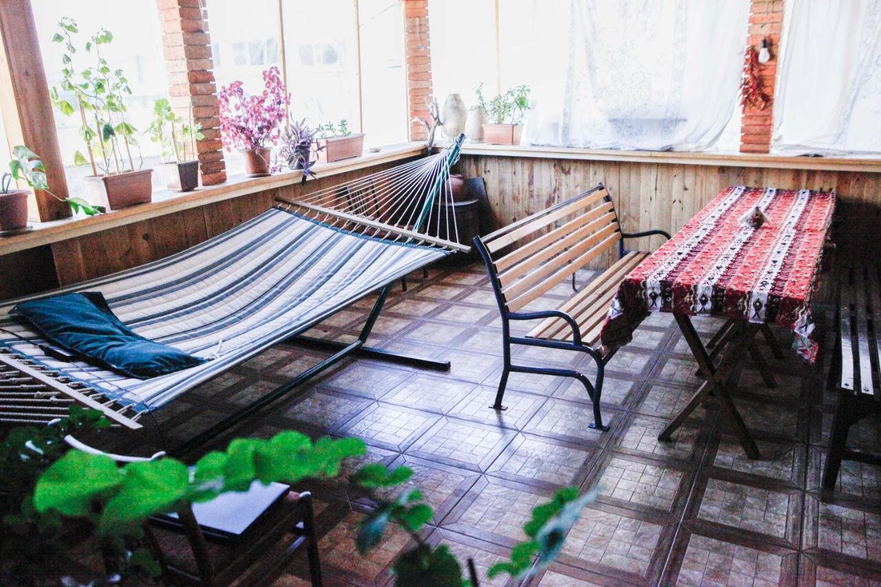 Family Mini-Hotel Martirosyan'S And Tours Jereván Kültér fotó