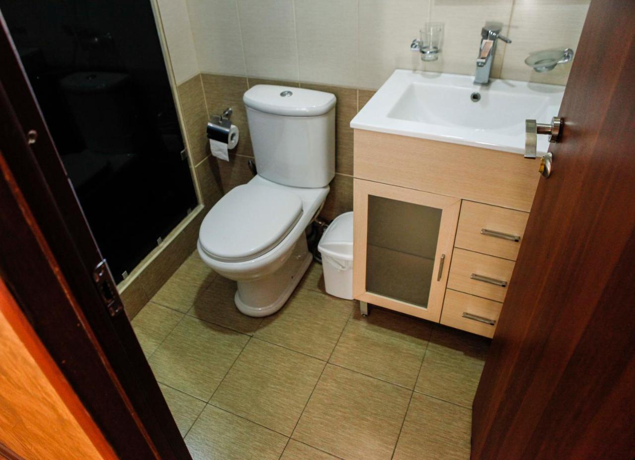 Family Mini-Hotel Martirosyan'S And Tours Jereván Kültér fotó