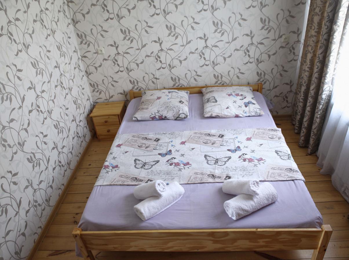 Family Mini-Hotel Martirosyan'S And Tours Jereván Kültér fotó